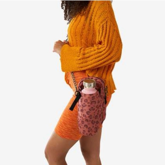 CAMP GLADIATOR Water Bottle Sling w/ Zip Up Pouch NWOT pink/coral/black leopard - Picture 3 of 11